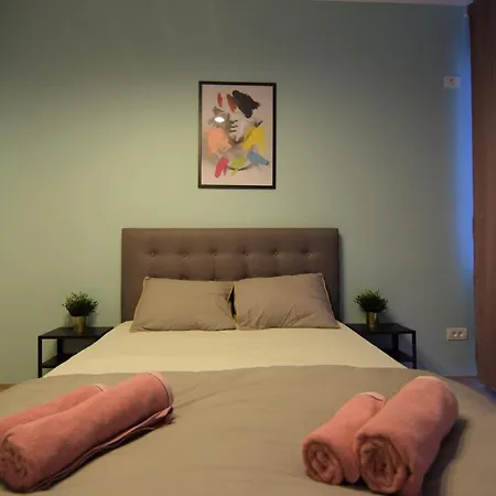 Resedinta Lui Calin - Scandinavian Sleeping And Living With Private Parking Appartement *