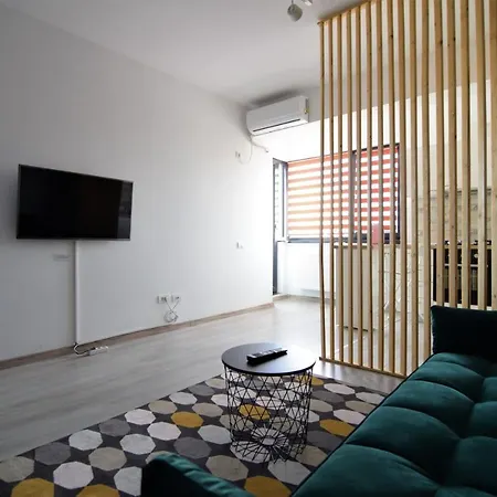 Apartamento Resedinta Lui Calin - Scandinavian Sleeping And Living With Private Parking *