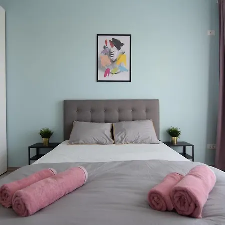 Apartamento Resedinta Lui Calin - Scandinavian Sleeping And Living With Private Parking Bucarest