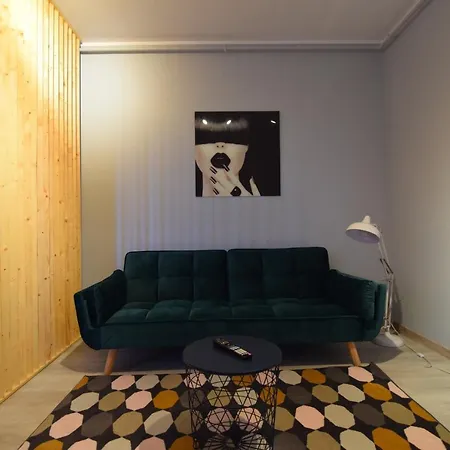Resedinta Lui Calin - Scandinavian Sleeping And Living With Private Parking Apartamento